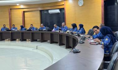 Sekretaris DPRD Gorontalo Dorong Optimalisasi Layanan Kesekretariatan Lewat Rapat Internal