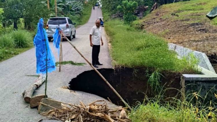 Jalan Mulyonegoro–Karyamukti Terancam Putus, DPRD Gorontalo Desak Pemprov Bergerak Cepat